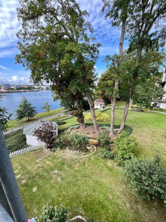 Traumwohnung Mit Stadthafen-Panorama! Zwei Schlafzimmer, Parkplatz Rostock Exteriér fotografie