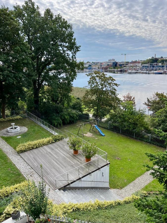 Traumwohnung Mit Stadthafen-Panorama! Zwei Schlafzimmer, Parkplatz Rostock Exteriér fotografie